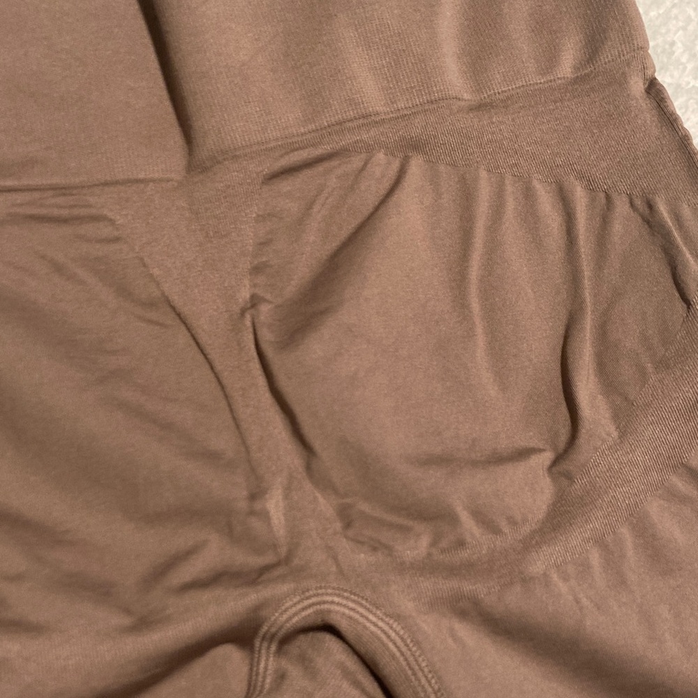NWT Cacique Lane Bryant Taupe Slimmer High Waste Shorts Body Shaper Size 18/20 - Picture 7 of 7